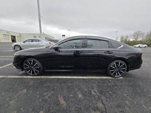 Used 2025 Honda Accord Touring image 4