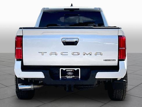 Used 2025 Toyota Tacoma Limited AWD/4WD image 5