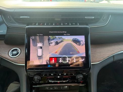 Used 2021 Jeep Grand Cherokee L Summit w/ Luxury Tech Group V AWD/4WD image 14