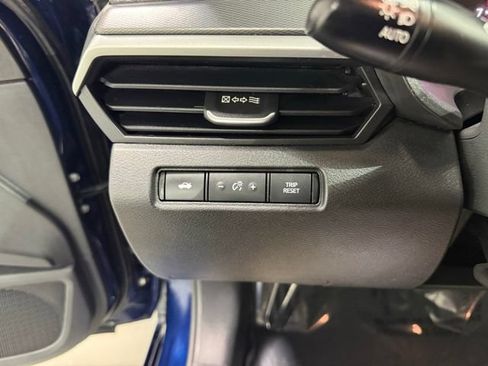 Used 2023 Nissan Altima 2.5 SR FWD image 16