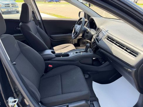 Used 2016 Honda HR-V LX image 18