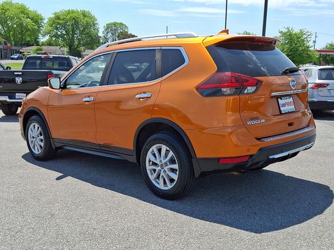 Used 2019 Nissan Rogue SV AWD/4WD image 4