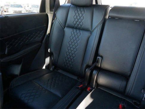 Used 2025 Mitsubishi Outlander SEL Black Edition image 13