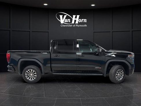 Used 2023 GMC Sierra 1500 AT4 w/ AT4 Premium Package AWD/4WD image 8