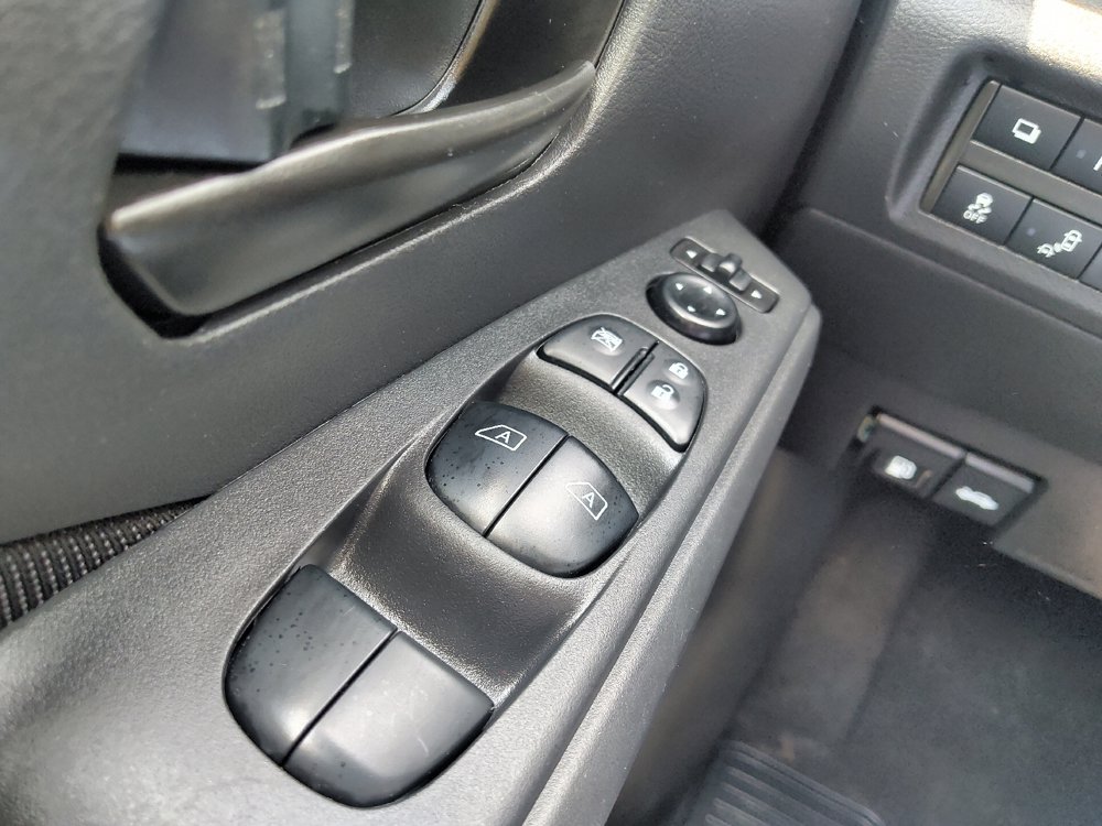 Used 2023 Nissan Kicks S FWD image 27