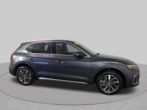 Used 2023 Audi Q5 2.0T Premium w/ Convenience Package AWD/4WD image 2
