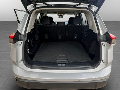 Used 2024 Nissan Rogue SV FWD image 32