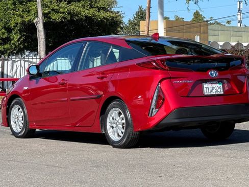 Used 2017 Toyota Prius Prime Plus FWD image 5