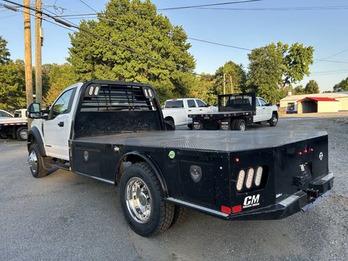 Used 2019 Ford F550 4x4 Regular Cab Super Duty w/ XL Value Package image 9