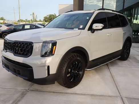 Used 2025 Kia Telluride AWD image 8