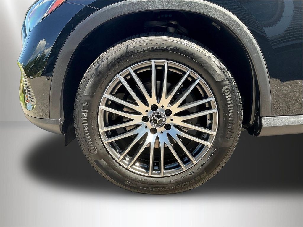Used 2026 Mercedes-Benz GLC 300 image 33