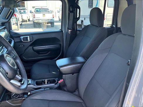 Used 2023 Jeep Gladiator Sport AWD/4WD image 25