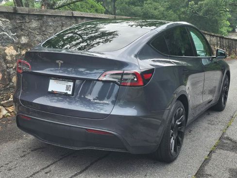Used 2022 Tesla Model Y Long Range AWD/4WD image 10