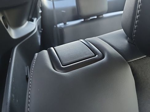 Used 2025 Mitsubishi Outlander SE image 85