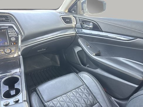 Used 2020 Nissan Maxima Platinum w/ Sport Mat Group image 15