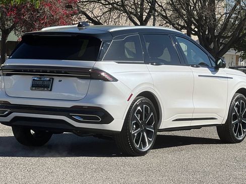 New 2026 Lincoln Nautilus Reserve AWD/4WD image 4
