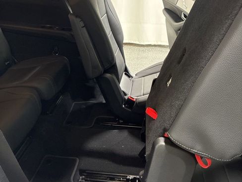 Used 2024 Mercedes-Benz GLS 450 4MATIC image 30