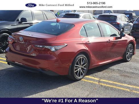 Used 2022 Toyota Camry XLE image 5