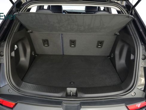 Used 2023 Chevrolet Bolt EUV LT w/ Convenience Package FWD image 8