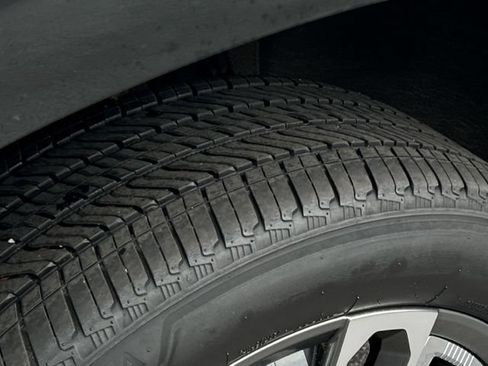 Used 2024 GMC Yukon XL Denali Ultimate w/ LPO, Floor Liner Package AWD/4WD image 18