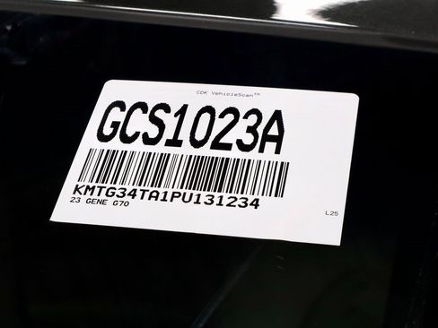 Used 2023 Genesis G70 2.0T image 37