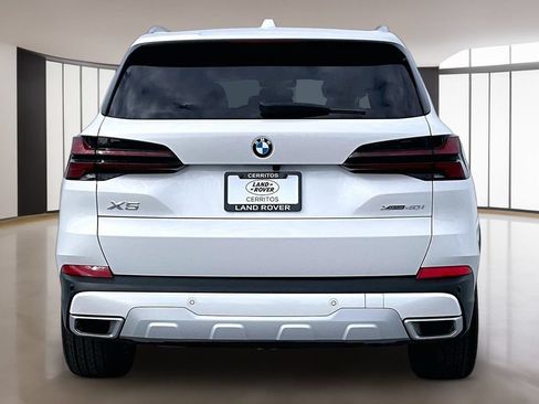 Used 2025 BMW X5 xDrive40i w/ Parking Assistance Package AWD/4WD image 5