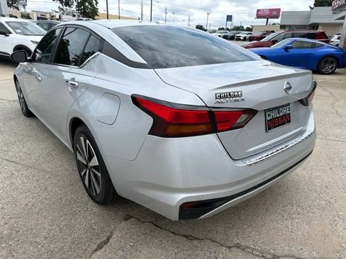 Used 2022 Nissan Altima 2.5 SV FWD image 8