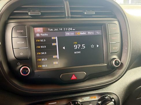 Used 2022 Kia Soul LX w/ Technology Package FWD image 15