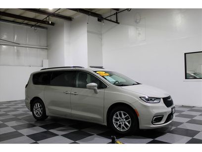 Used 2021 Chrysler Pacifica Touring-L