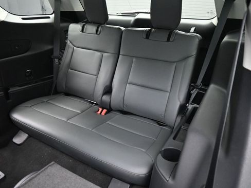 Used 2025 Ford Explorer Active image 23