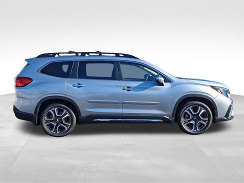 Used 2023 Subaru Ascent Touring image 7