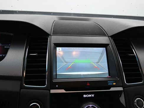 Used 2017 Ford Taurus SHO image 32