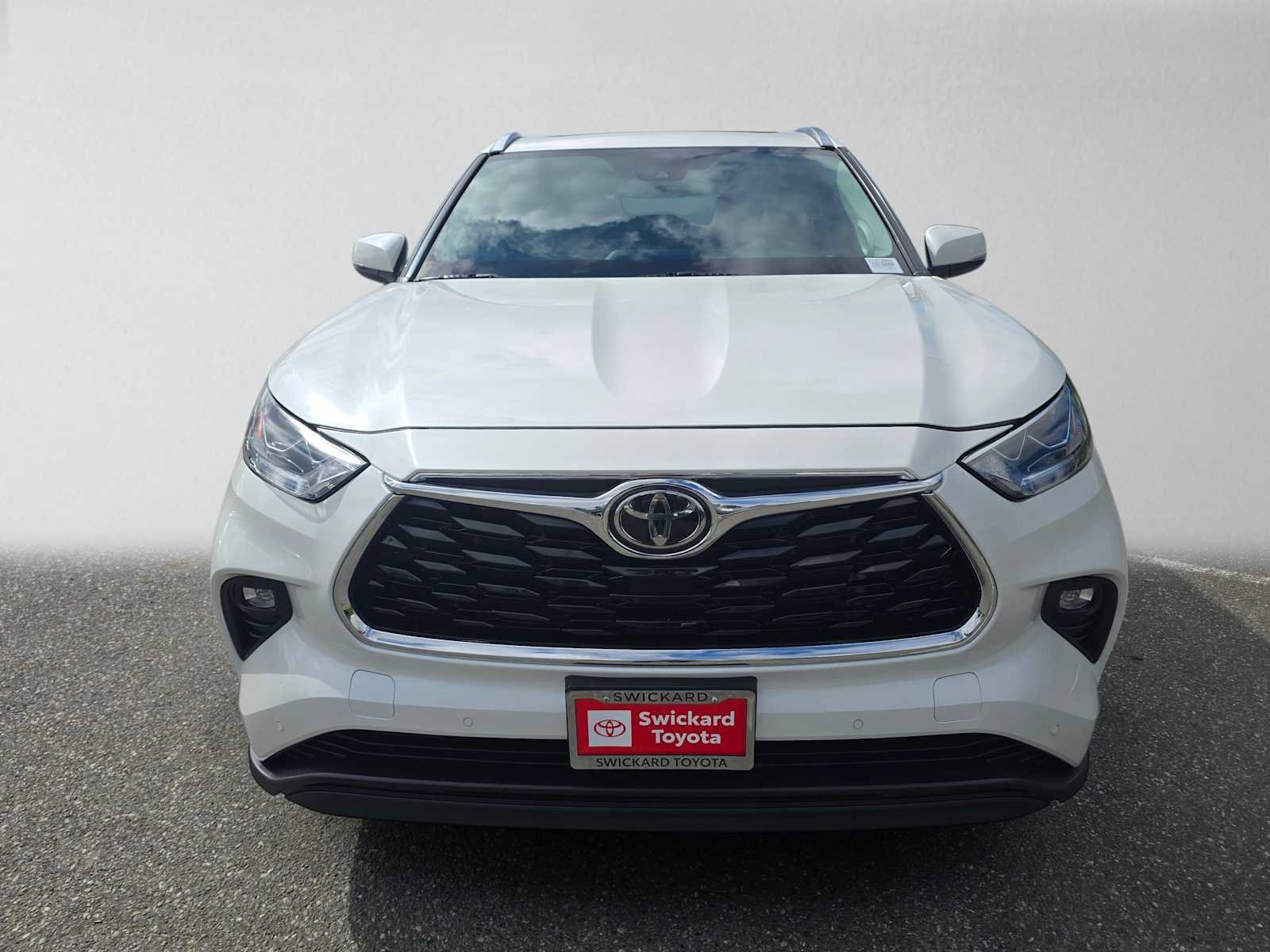 Used 2021 Toyota Highlander Limited AWD/4WD image 8
