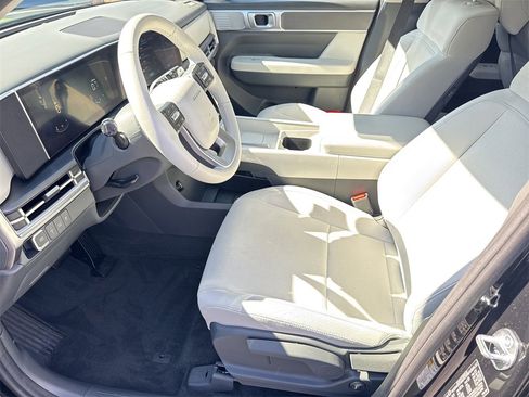 Used 2024 Hyundai Santa Fe SE image 9