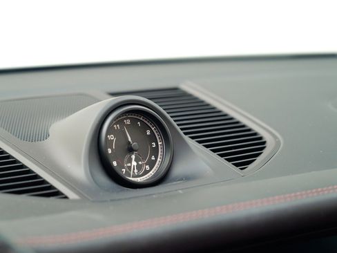 Used 2022 Porsche Macan S image 25