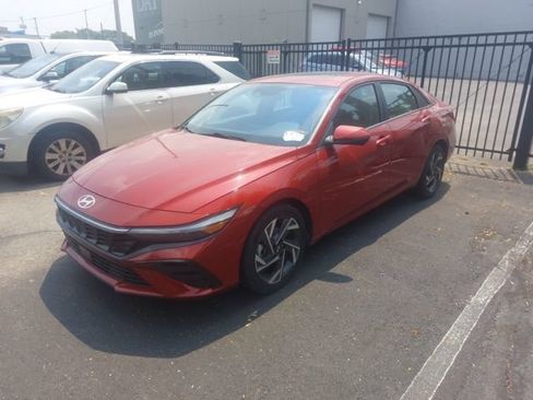 Used 2024 Hyundai Elantra Limited FWD image 4