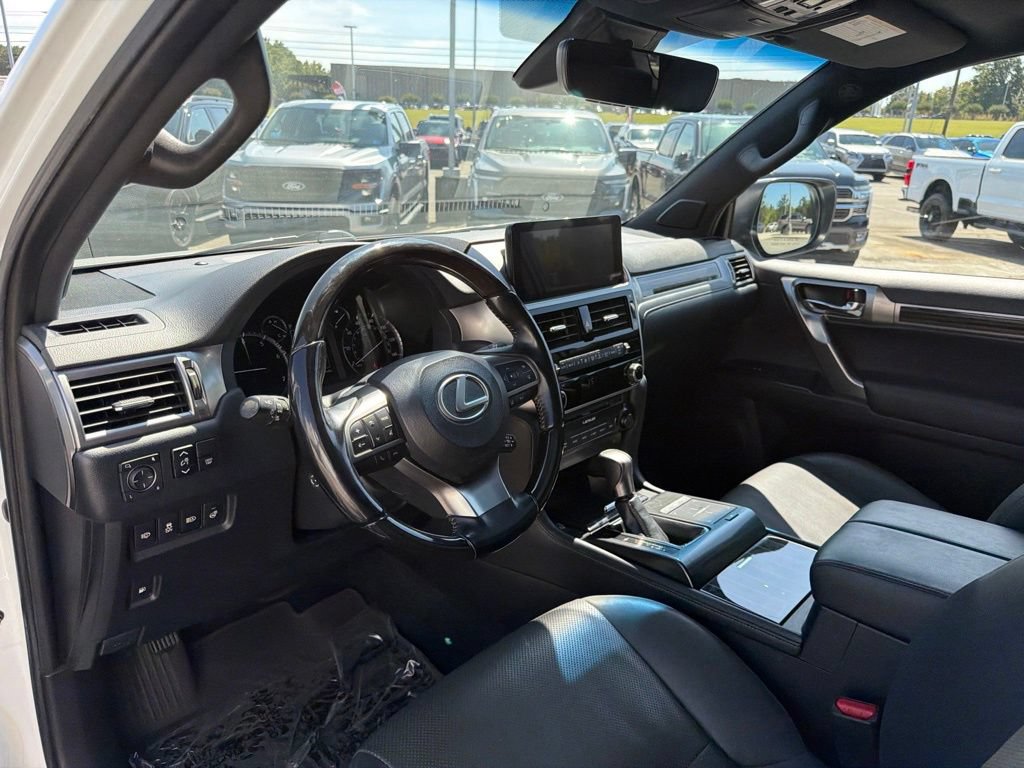 Used 2023 Lexus GX 460 Premium w/ Premium Package AWD/4WD image 12