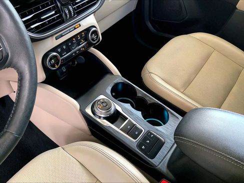 Used 2020 Ford Escape Titanium AWD/4WD image 19