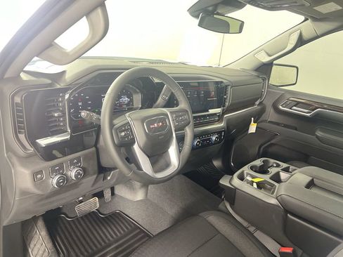 Used 2023 GMC Sierra 1500 SLE AWD/4WD image 2