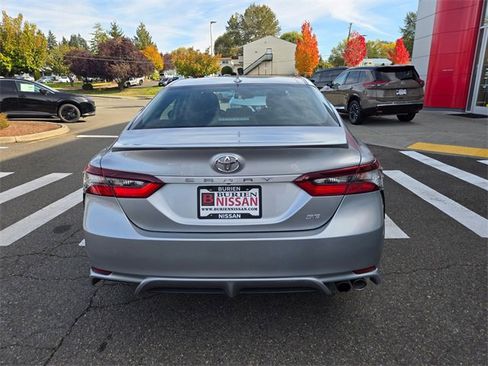 Used 2022 Toyota Camry SE image 8