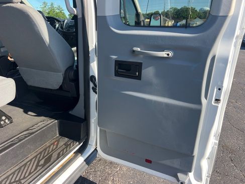 Used 2015 Ford Transit 350 XLT RWD image 11