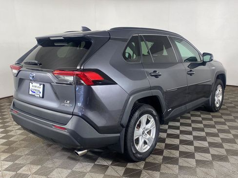 Used 2021 Toyota RAV4 LE AWD/4WD image 21