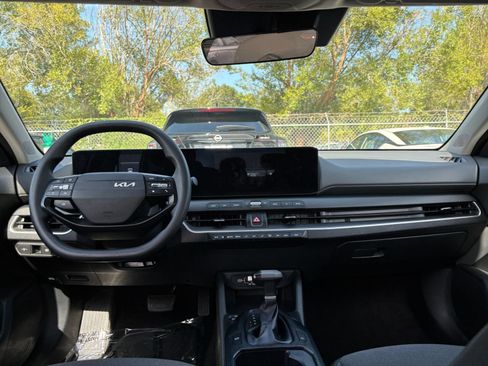 Used 2025 Kia K4 FWD image 31
