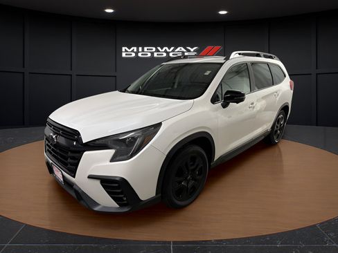Used 2023 Subaru Ascent Onyx Edition Limited AWD/4WD image 2