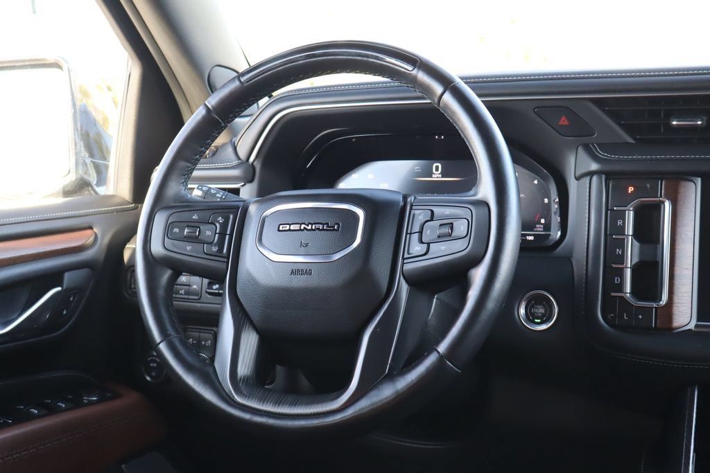 Used 2024 GMC Yukon XL Denali Ultimate AWD/4WD image 28