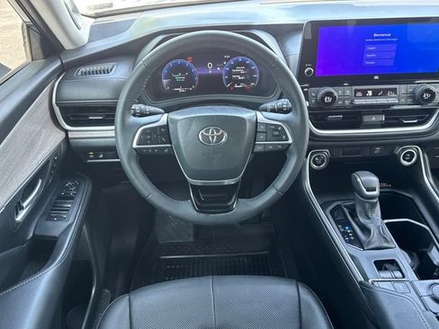 Used 2025 Toyota Grand Highlander FWD image 26