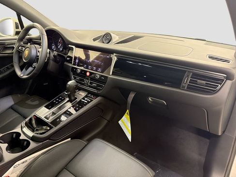 New 2026 Porsche Macan AWD/4WD image 30