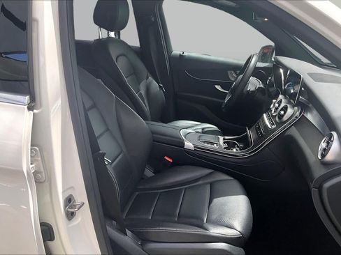 Used 2022 Mercedes-Benz GLC 300 4MATIC image 9