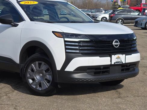 Used 2025 Nissan Kicks S AWD/4WD image 2