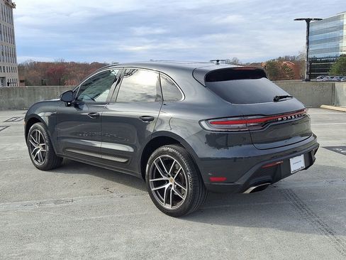 Used 2025 Porsche Macan image 3